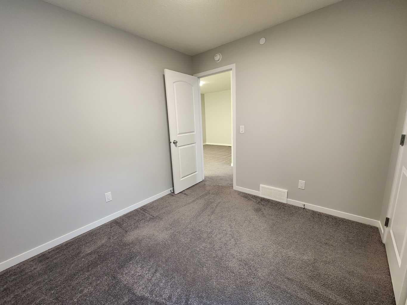 90 Howse Common NE