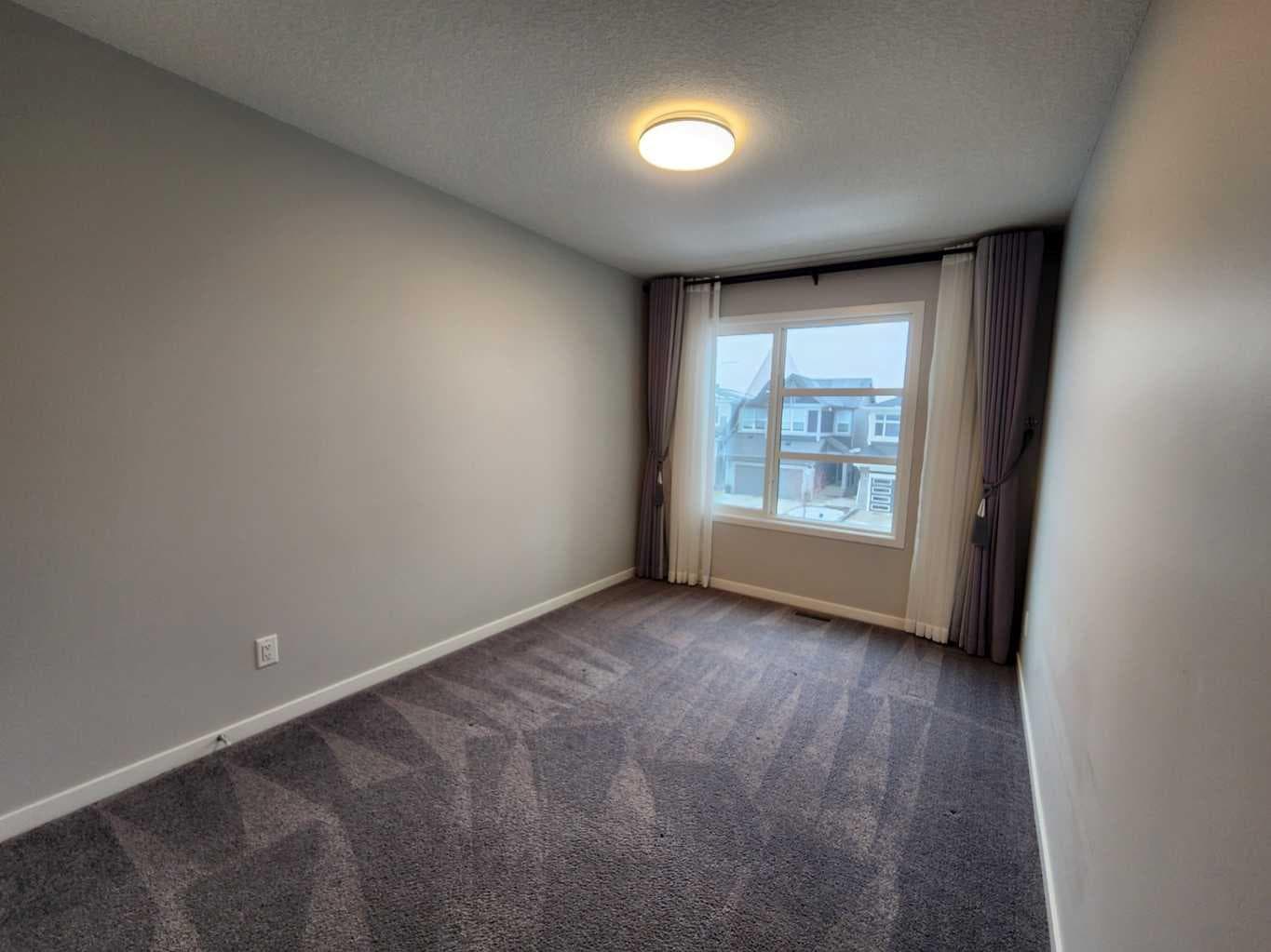 90 Howse Common NE