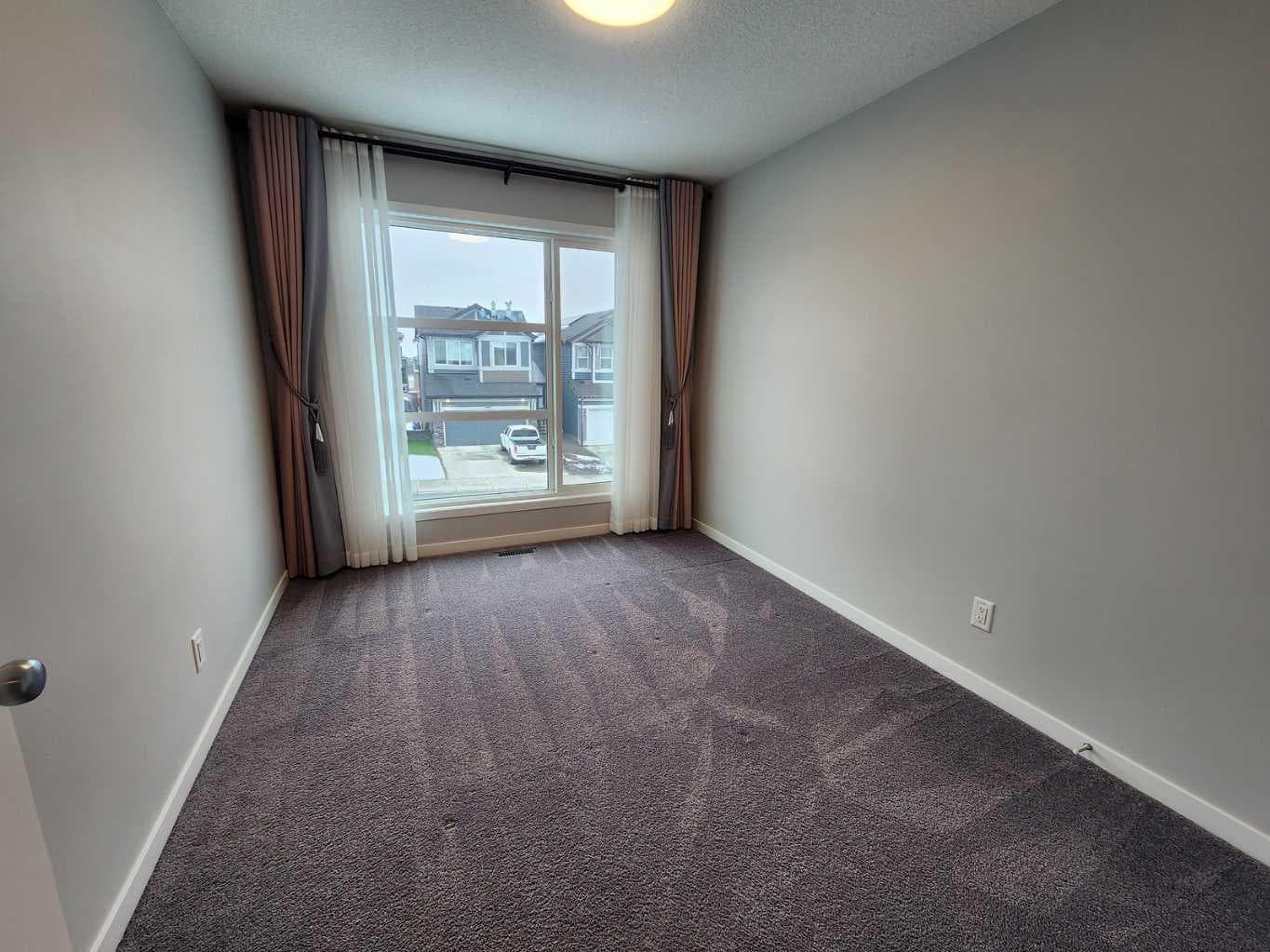 90 Howse Common NE
