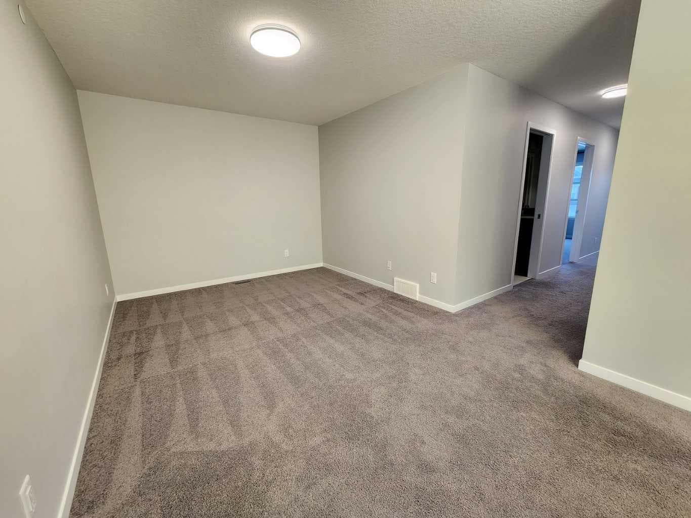 90 Howse Common NE