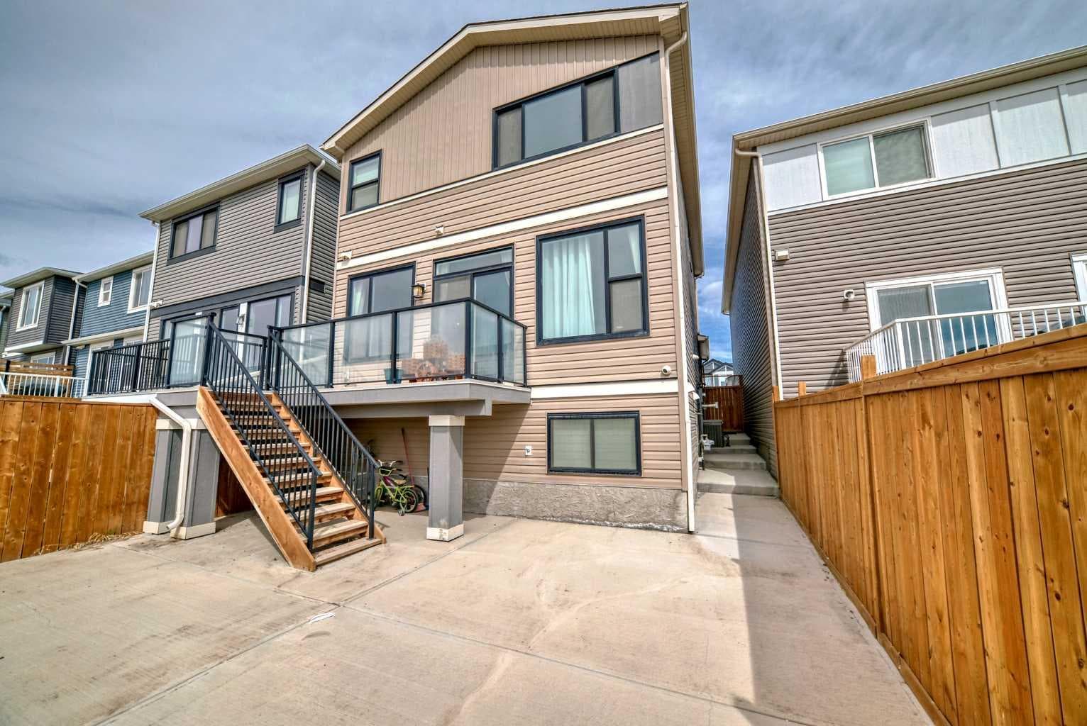 90 Howse Common NE