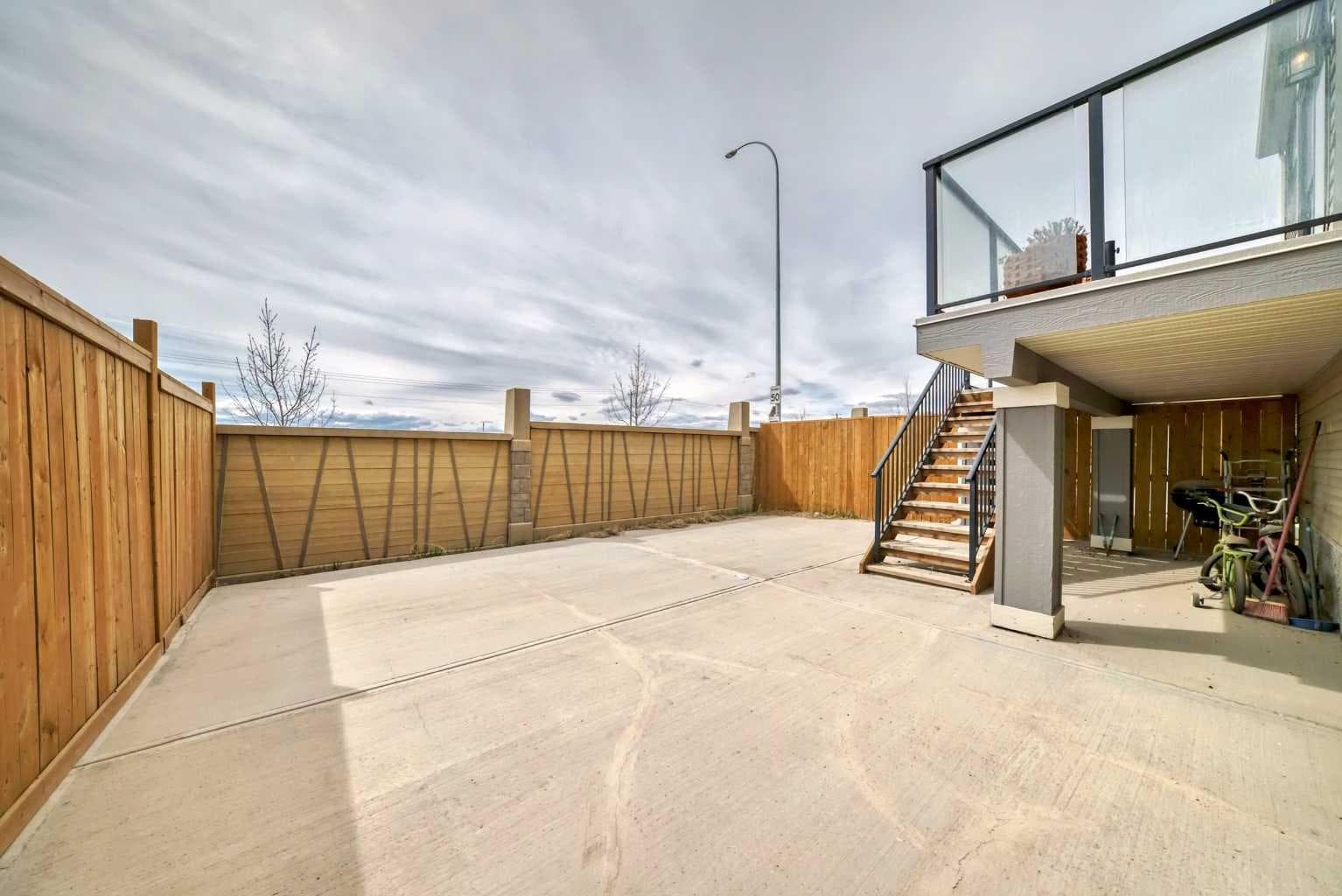 90 Howse Common NE