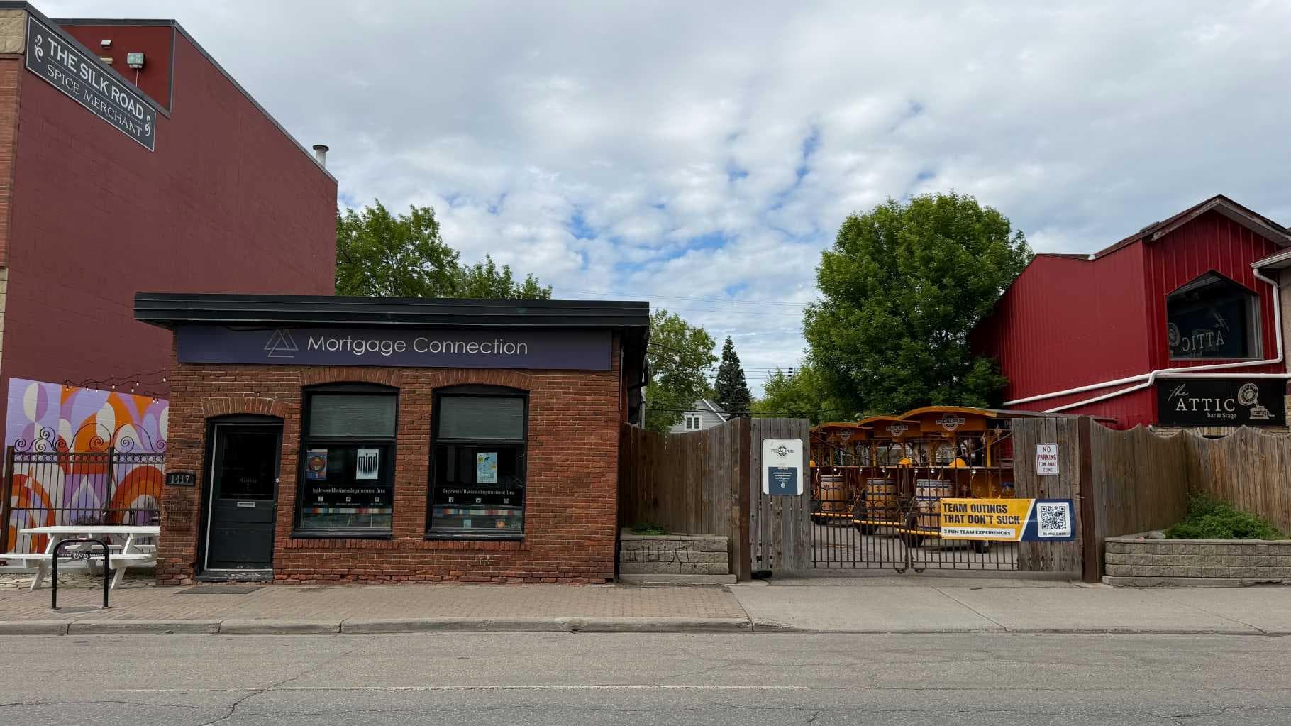 1415 & 1417 9 Avenue SE