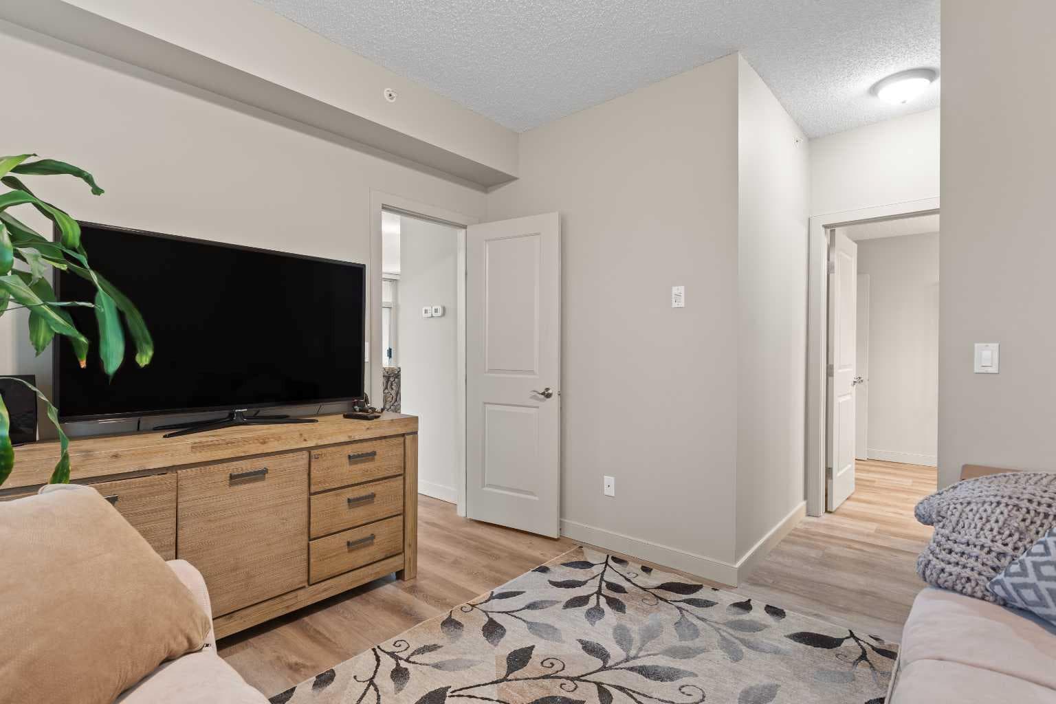 1617, 11811 Lake Fraser Drive SE