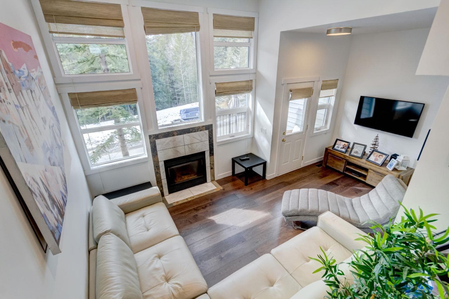 18, 242 Benchlands Terrace 