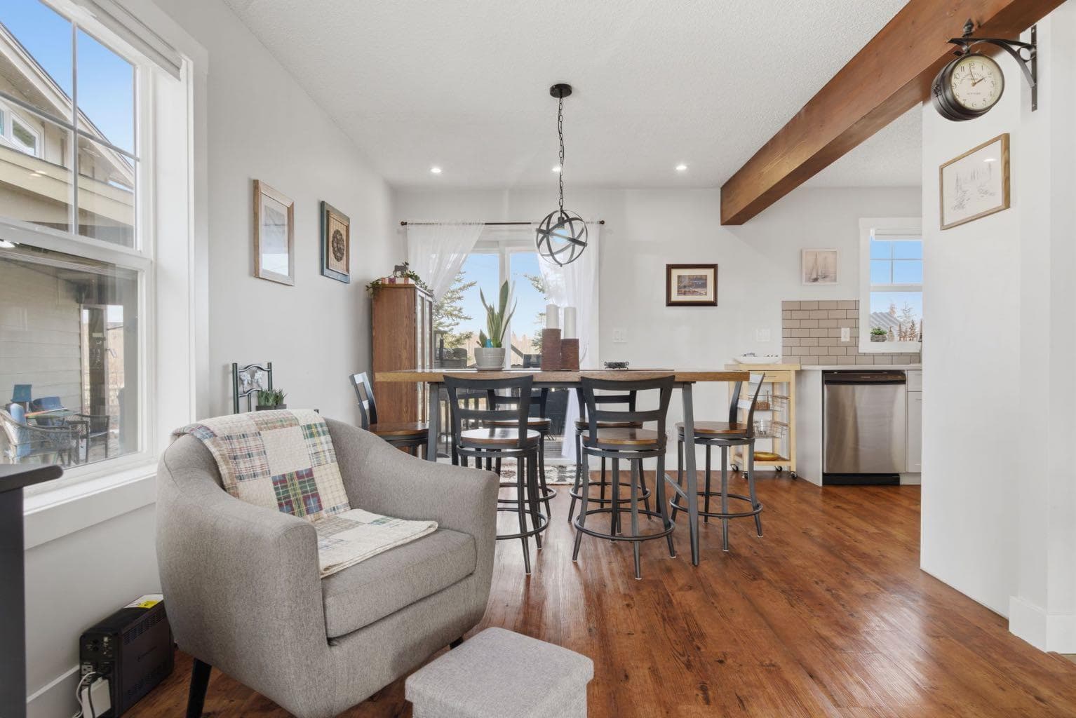 212 Cottageclub Crescent 
