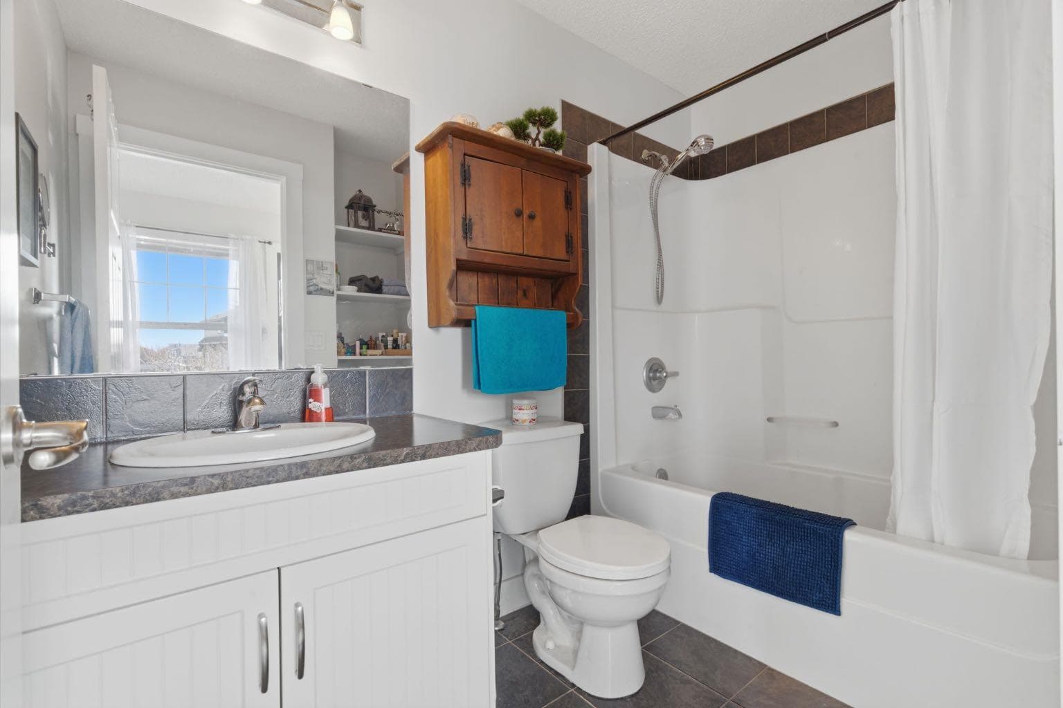 212 Cottageclub Crescent 