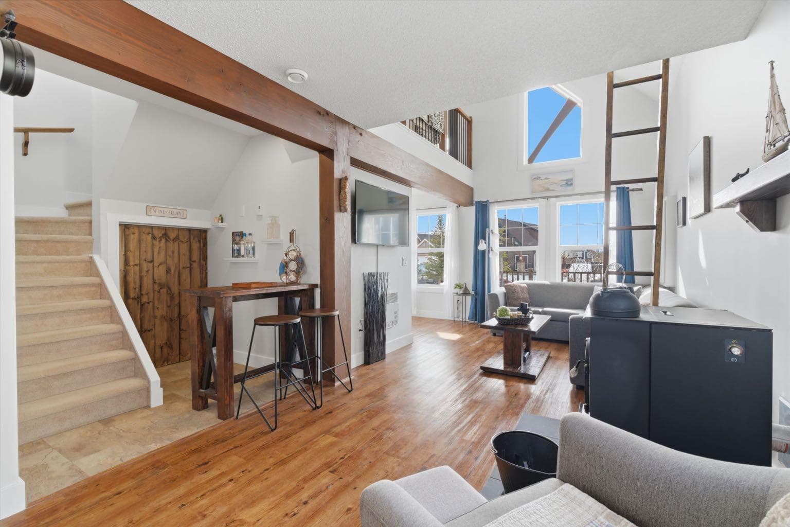 212 Cottageclub Crescent 