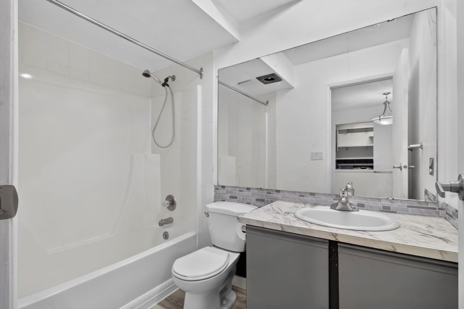 303, 333 Garry Crescent NE