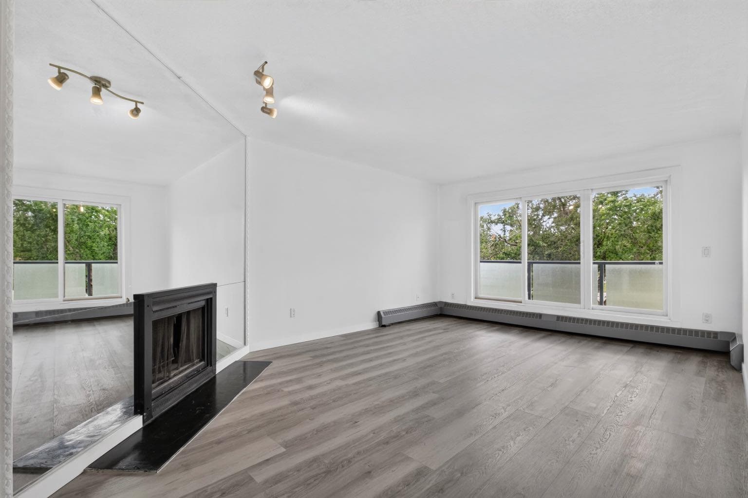 303, 333 Garry Crescent NE