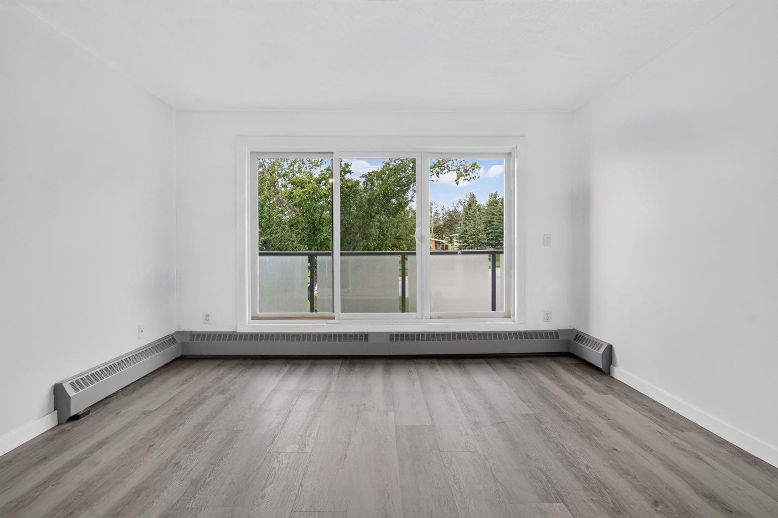 303, 333 Garry Crescent NE
