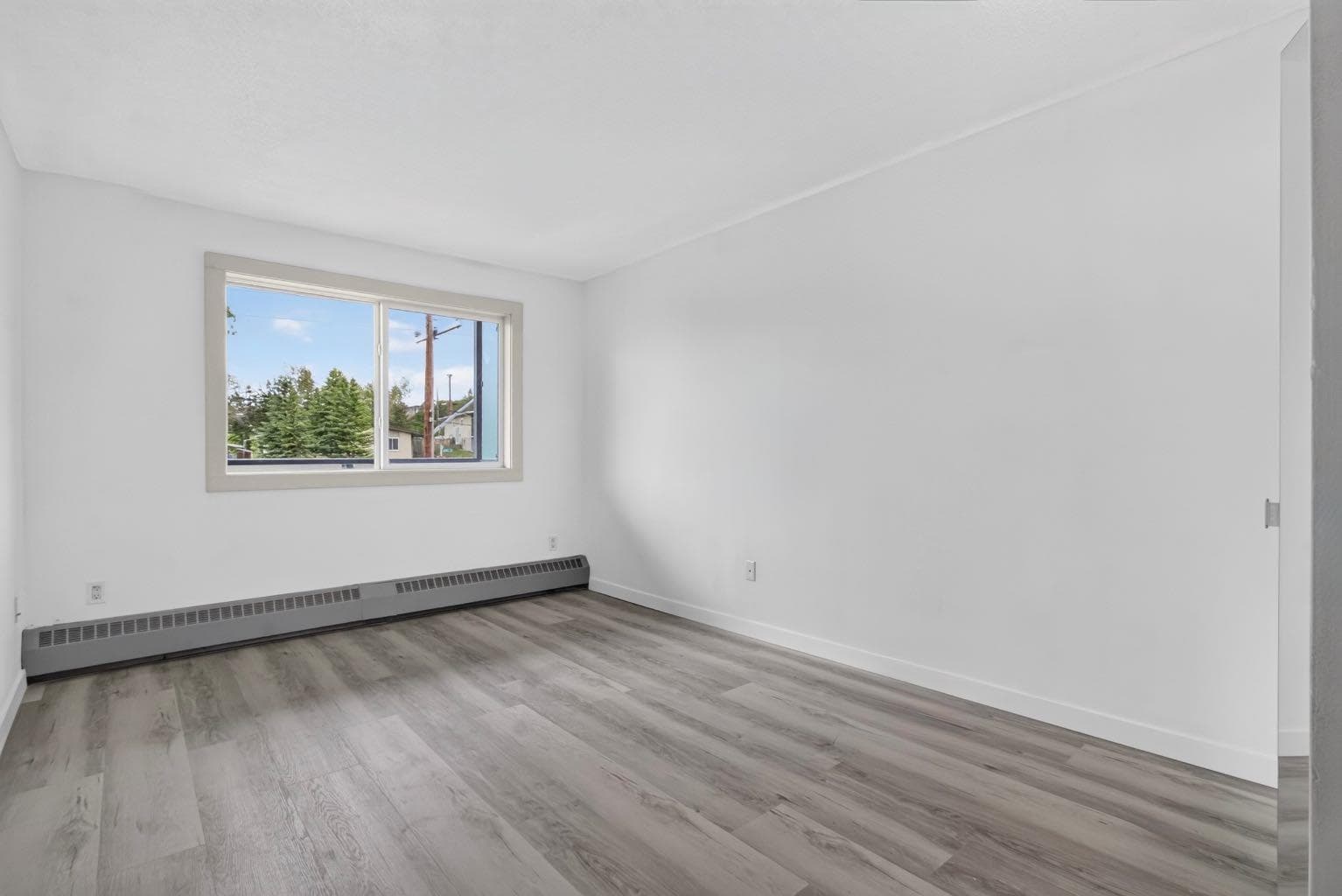 303, 333 Garry Crescent NE