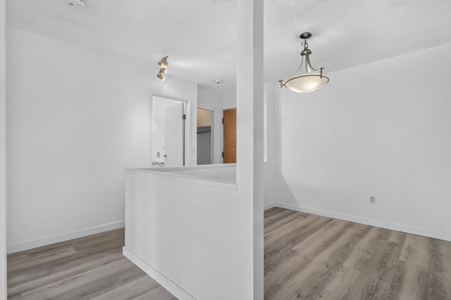 303, 333 Garry Crescent NE