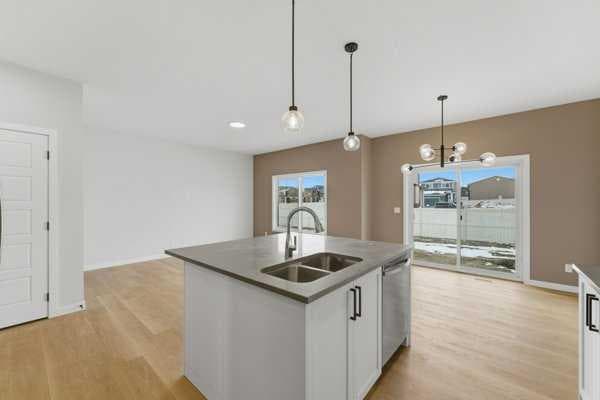 213 Bayview Park SW