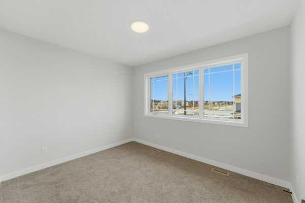 213 Bayview Park SW