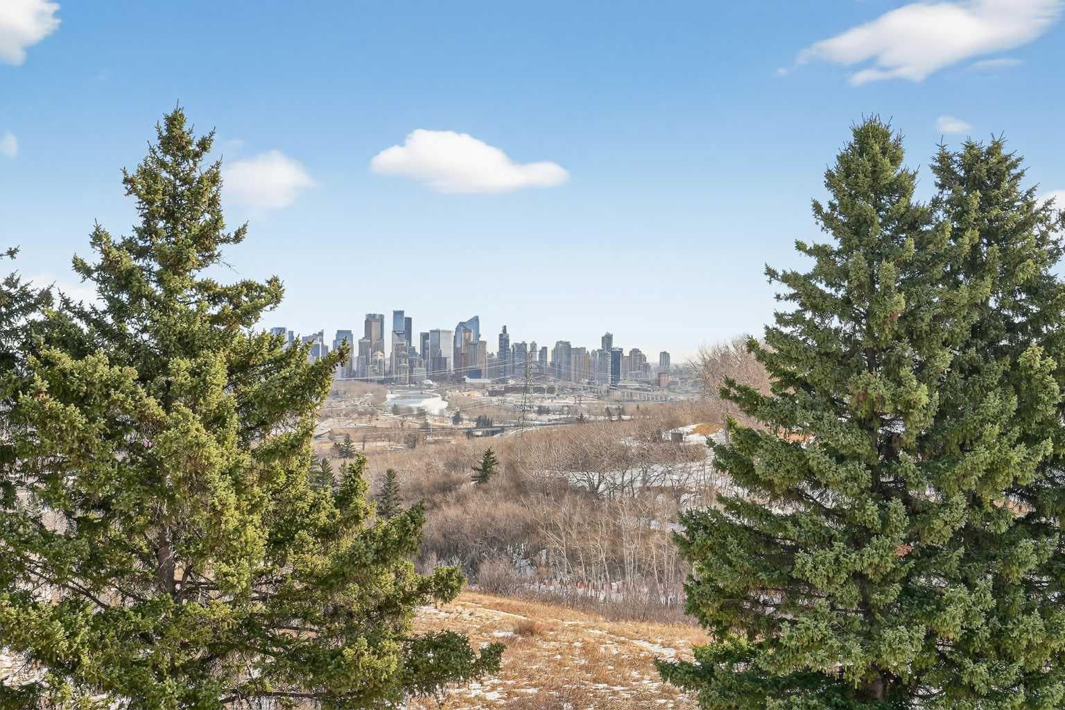 304, 512 Cedar Crescent SW