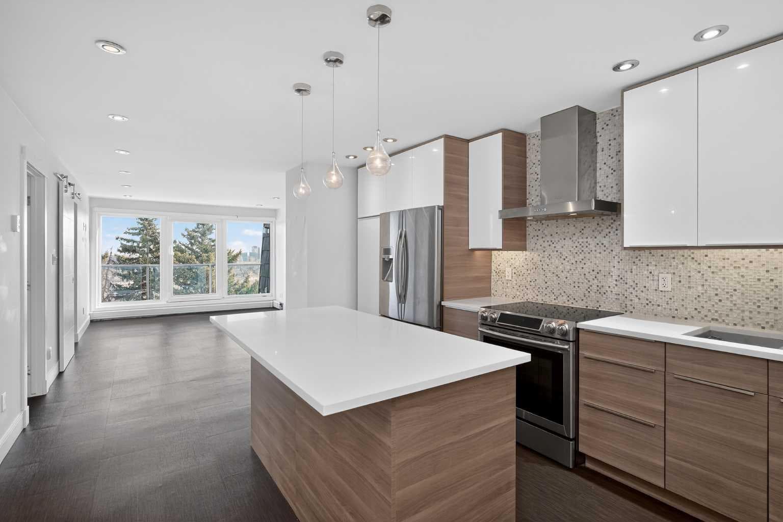 304, 512 Cedar Crescent SW