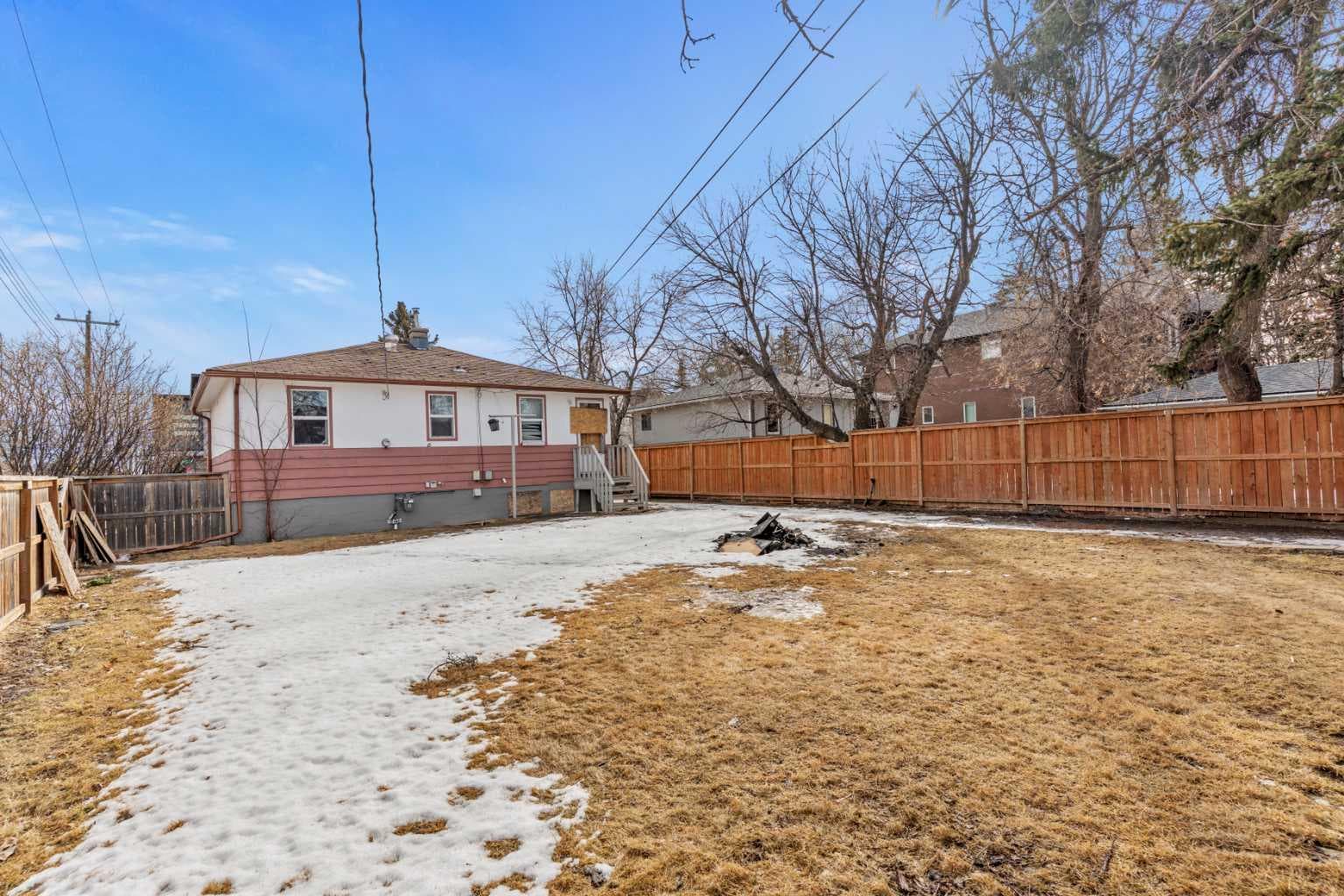 1403 43 Street SW
