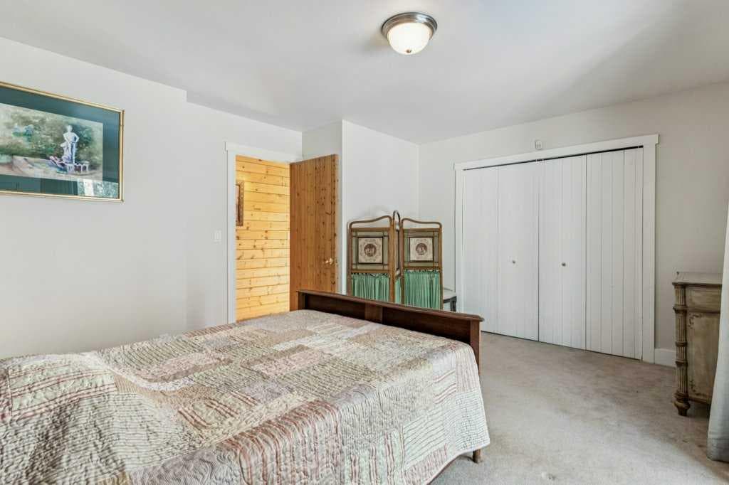 4 Pine Avenue 
