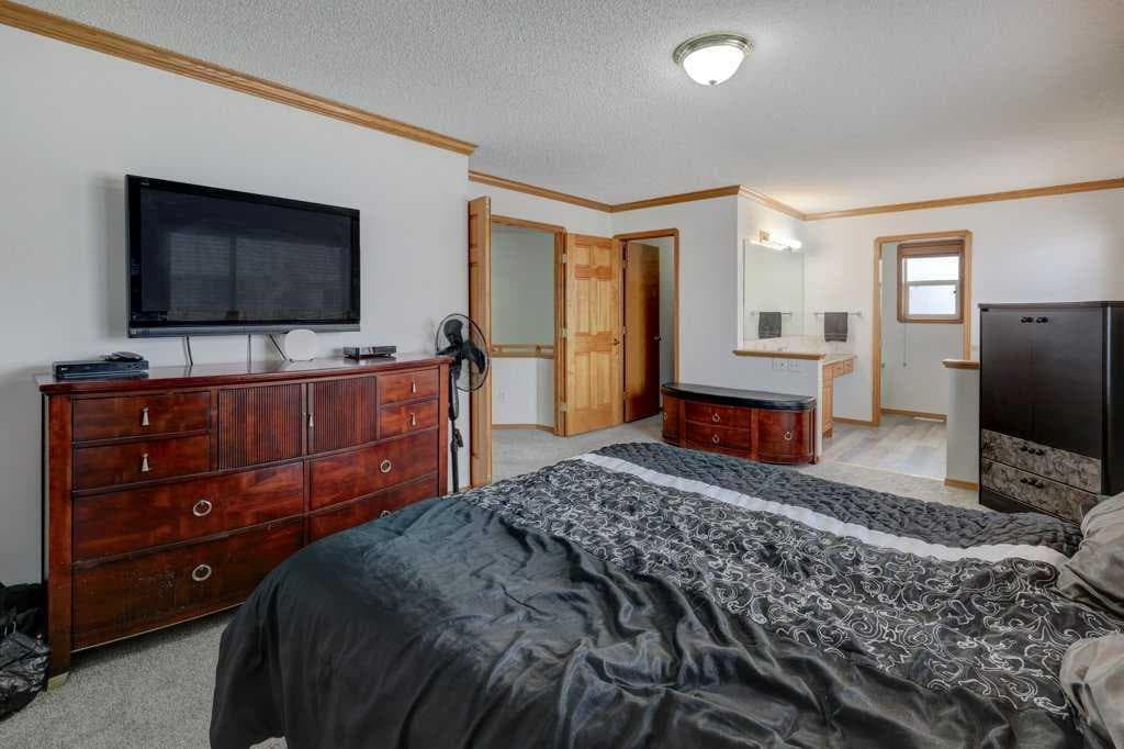 182 Harvest Creek Close NE