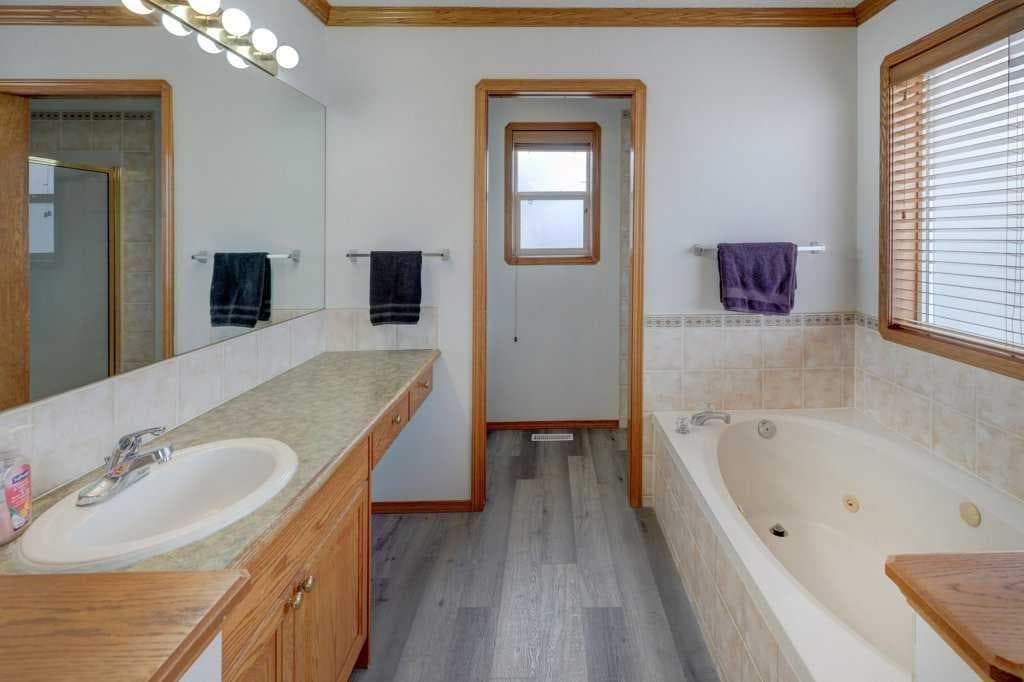 182 Harvest Creek Close NE