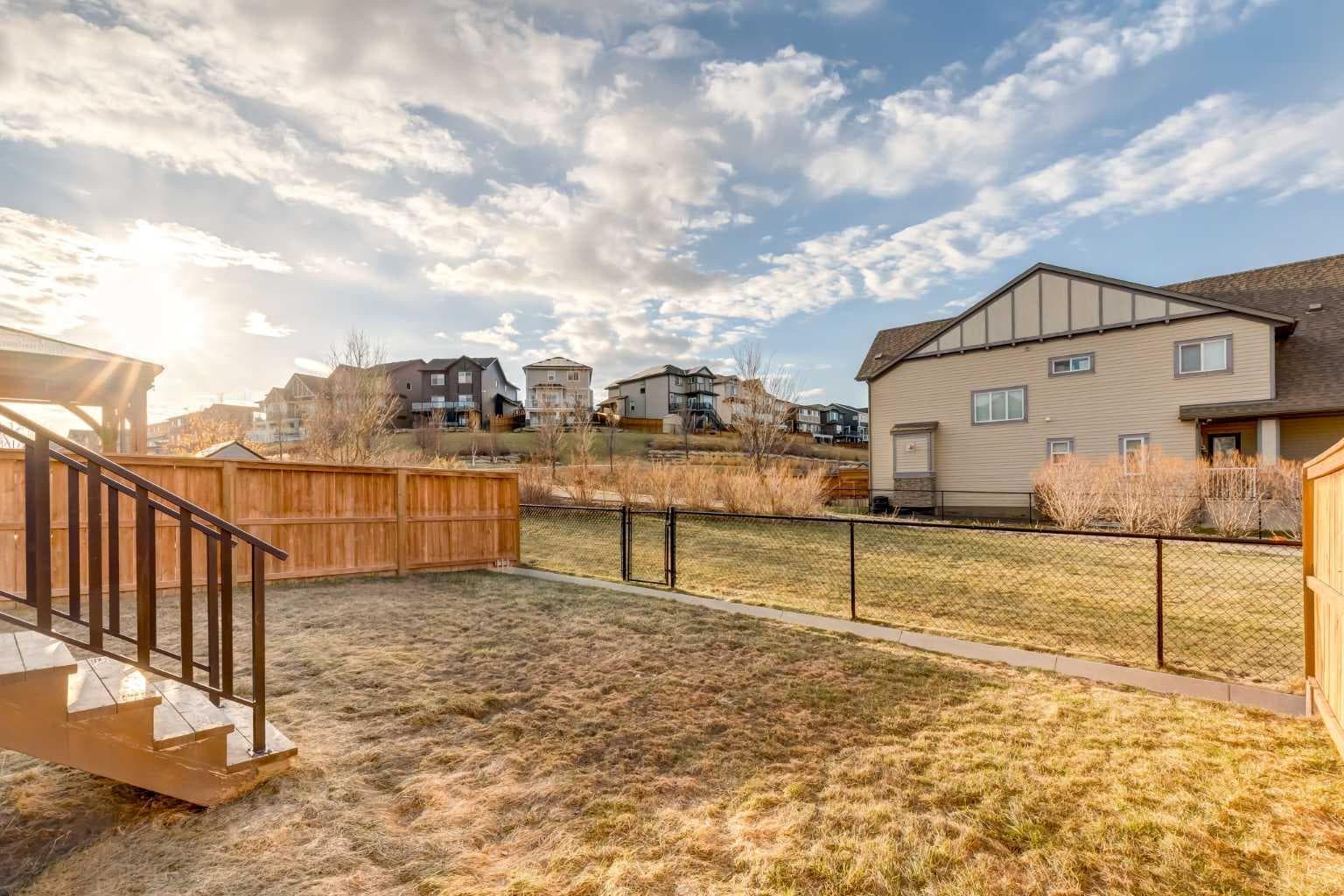 104 HILLCREST Avenue SW