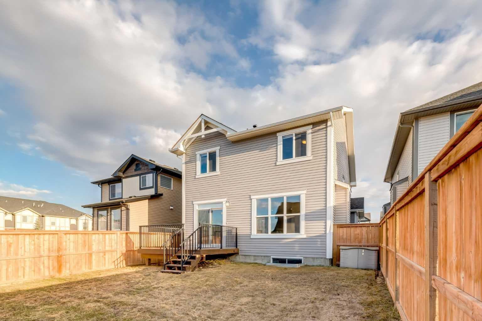 104 HILLCREST Avenue SW
