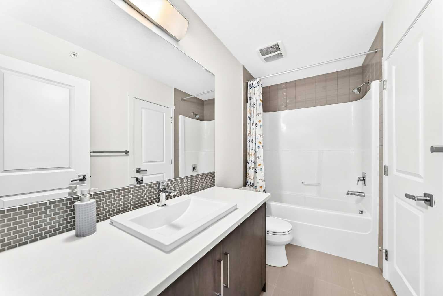 426, 25 Auburn Meadows Avenue SE