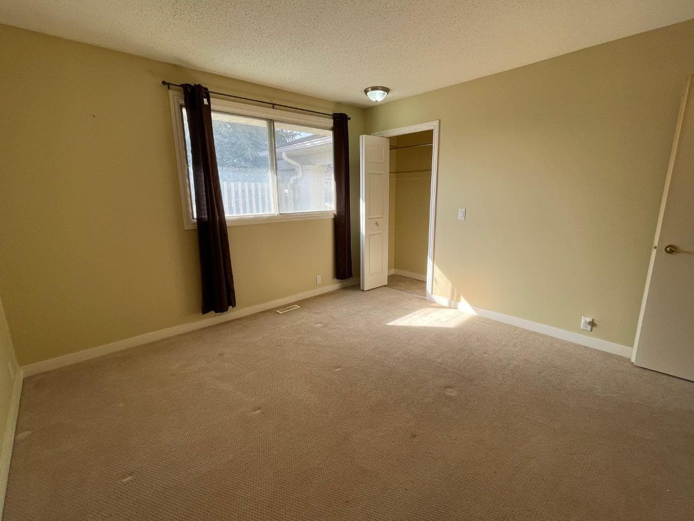 247 Bracewood Road SW