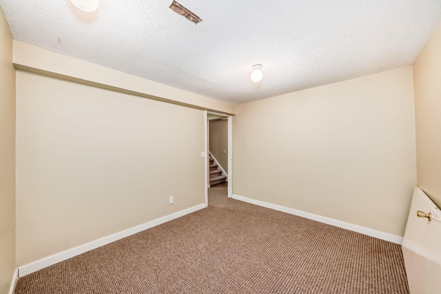 247 Bracewood Road SW