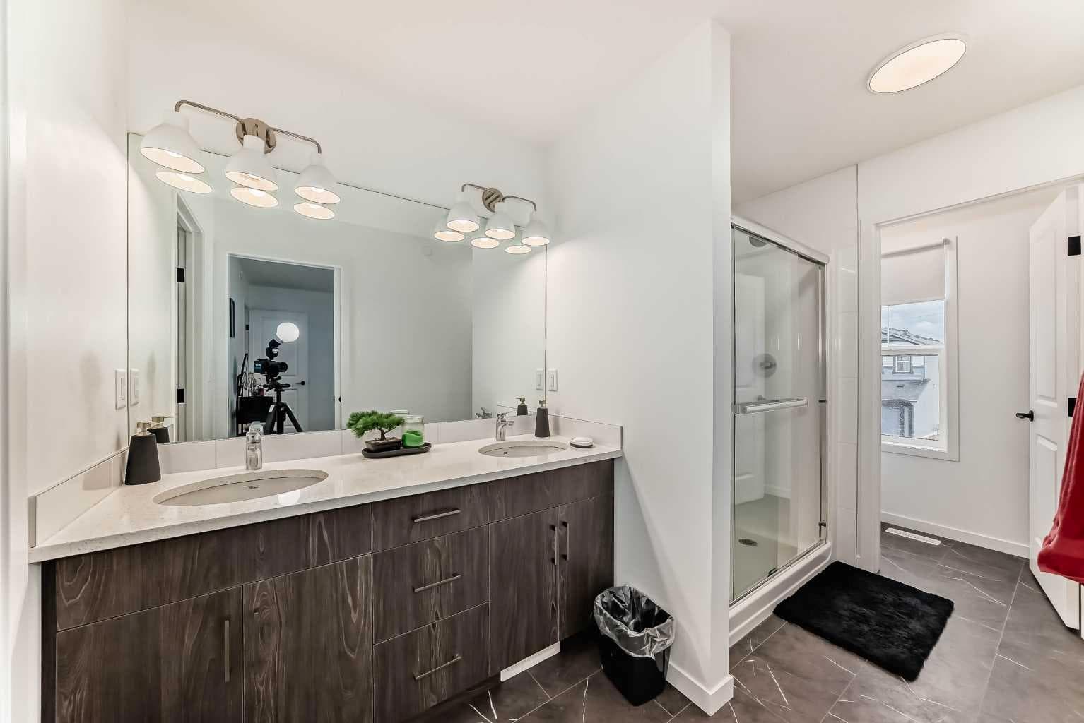 171 Hotchkiss Manor SE