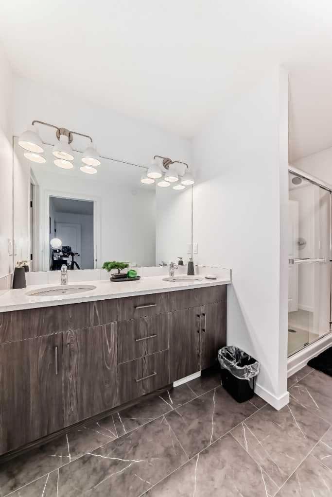 171 Hotchkiss Manor SE