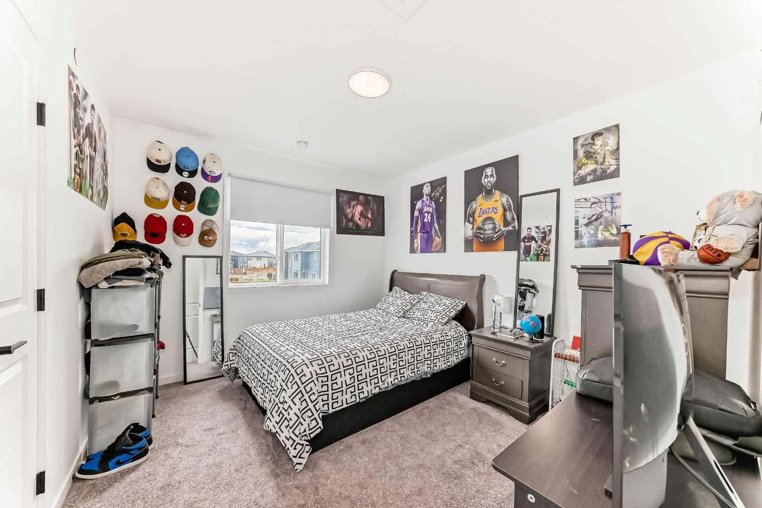 171 Hotchkiss Manor SE
