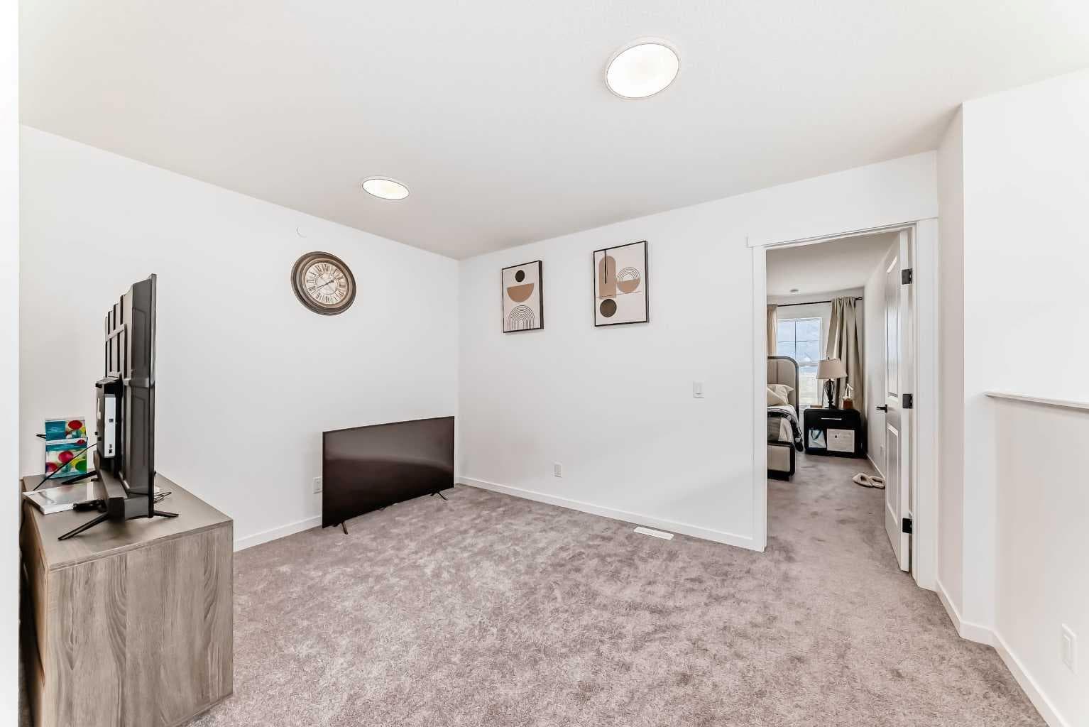 171 Hotchkiss Manor SE