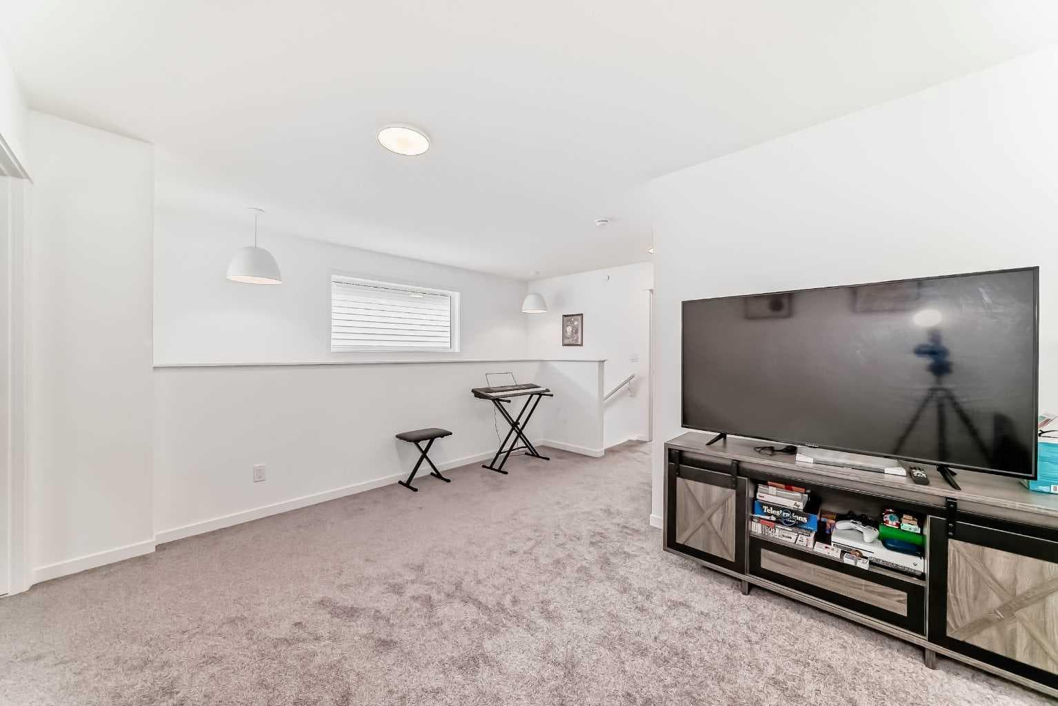 171 Hotchkiss Manor SE