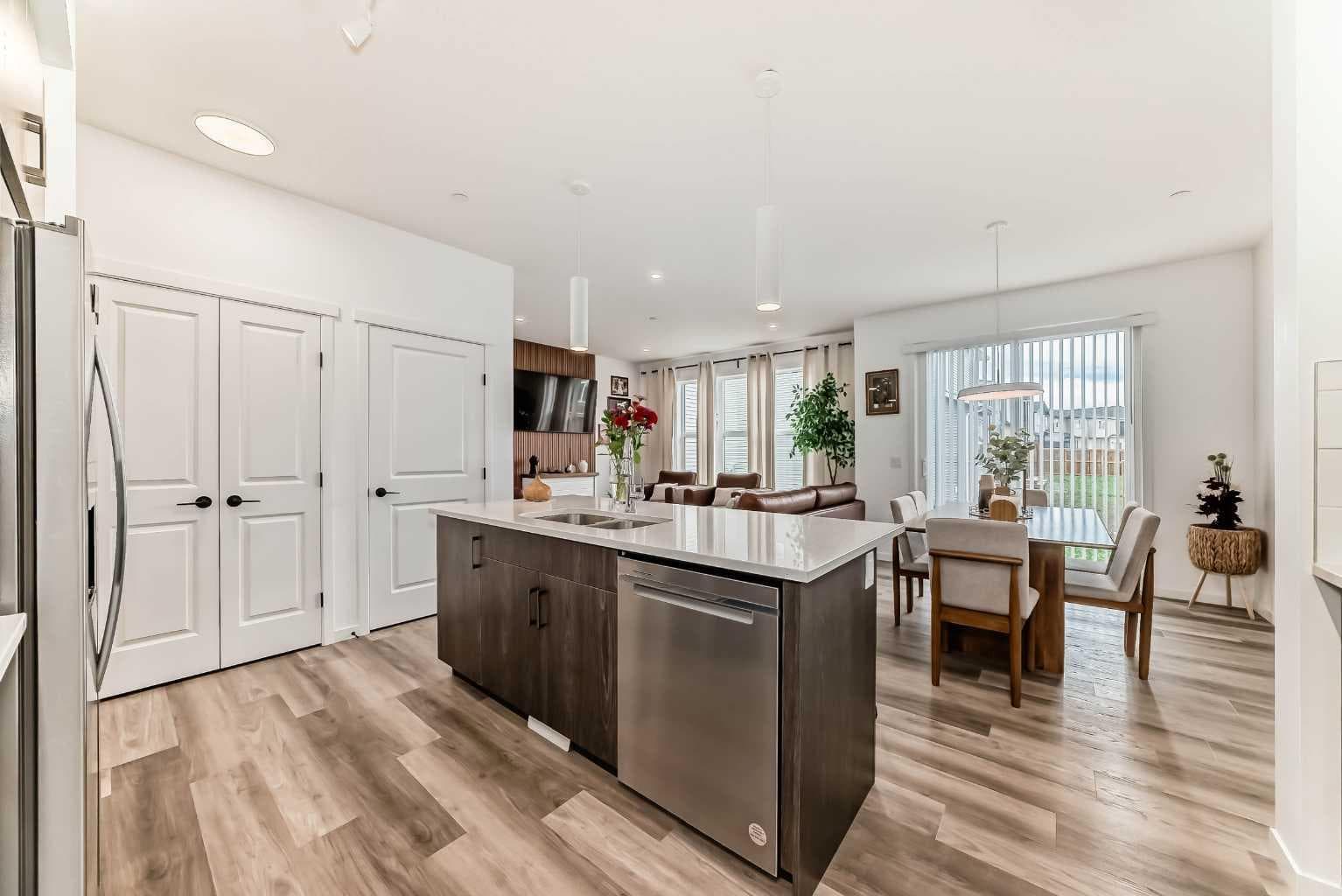 171 Hotchkiss Manor SE