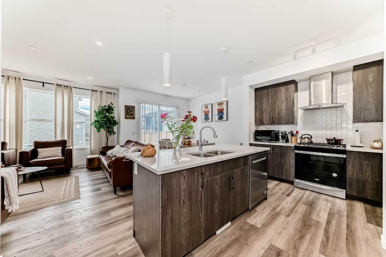 171 Hotchkiss Manor SE