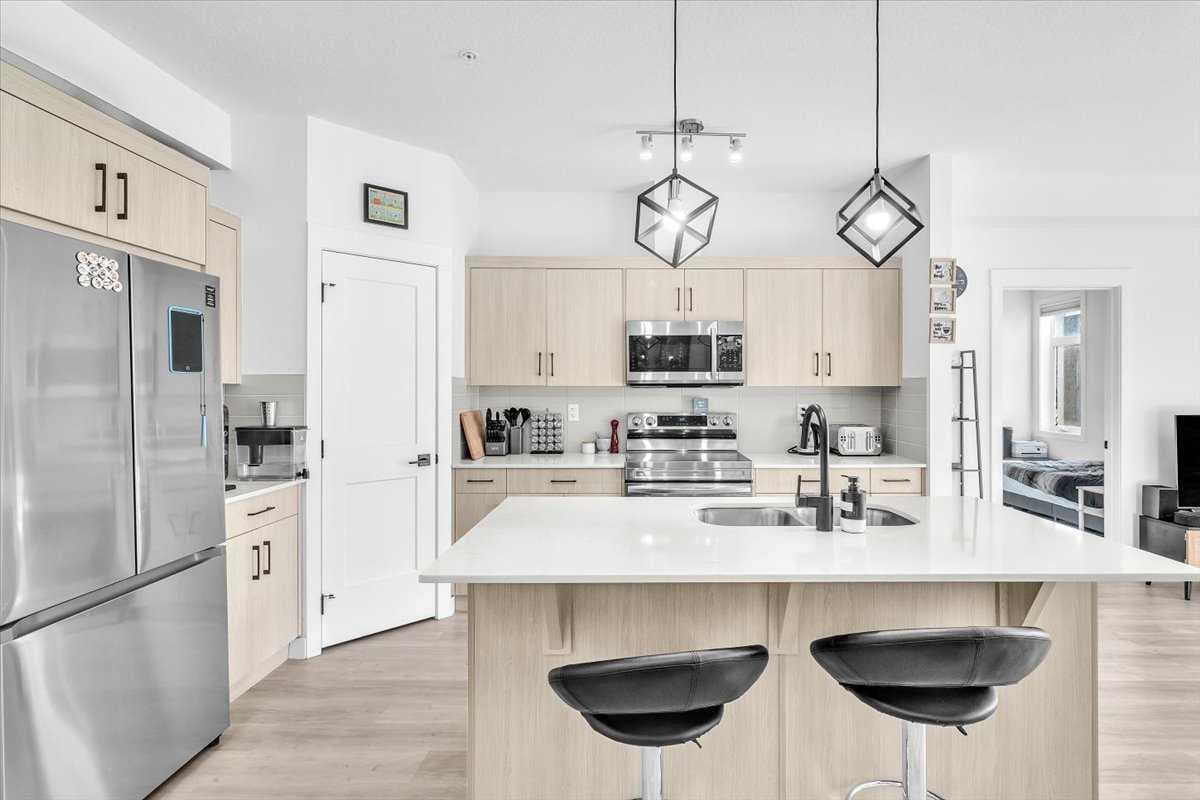 305, 30 Sage Hill Walk NW