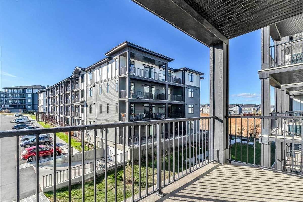 305, 30 Sage Hill Walk NW