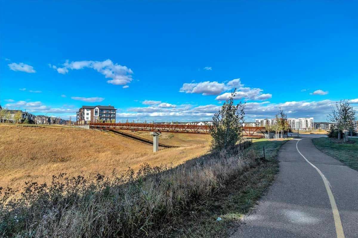 305, 30 Sage Hill Walk NW