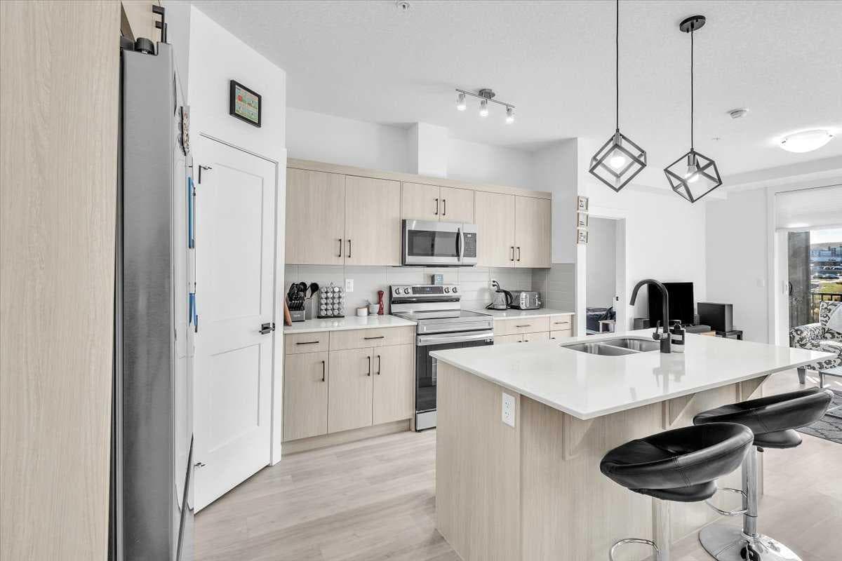 305, 30 Sage Hill Walk NW