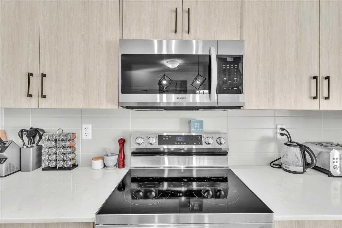 305, 30 Sage Hill Walk NW