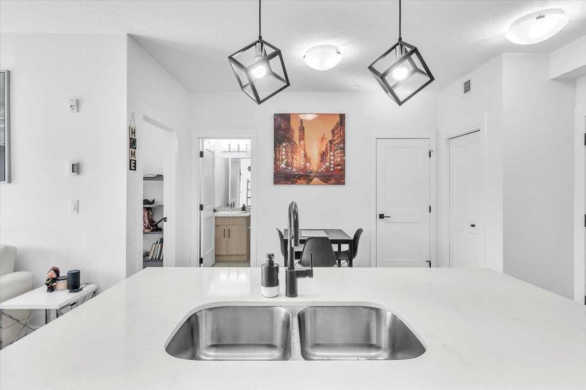 305, 30 Sage Hill Walk NW