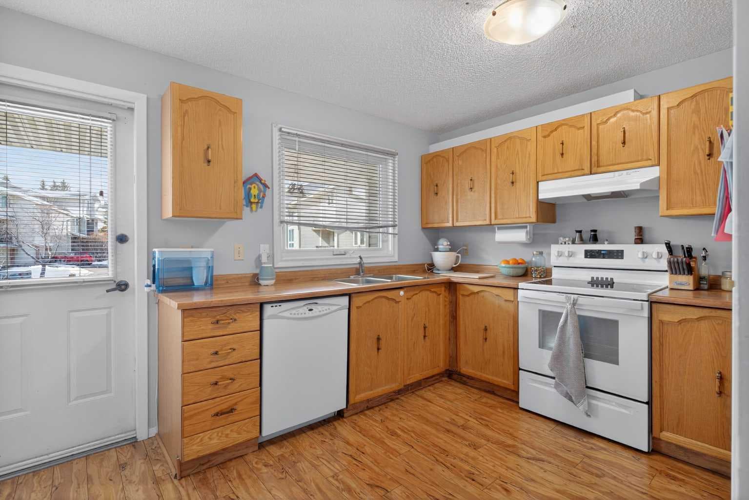 53 Millrise Lane SW