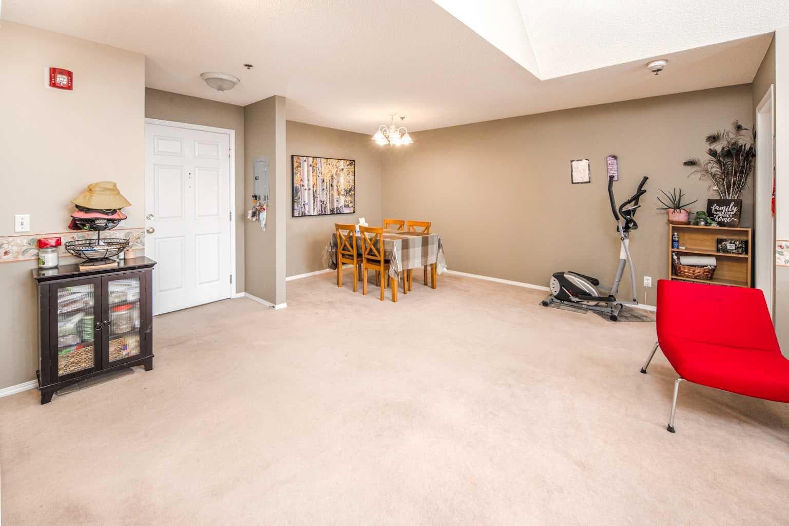 313, 7 Harvest Gold Manor NE