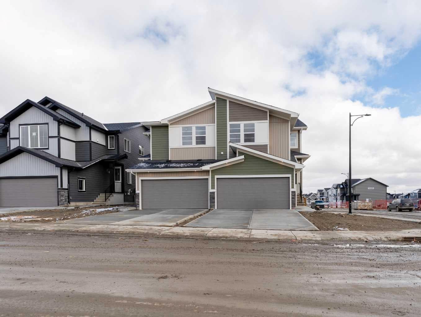 99 Waterford Mews 