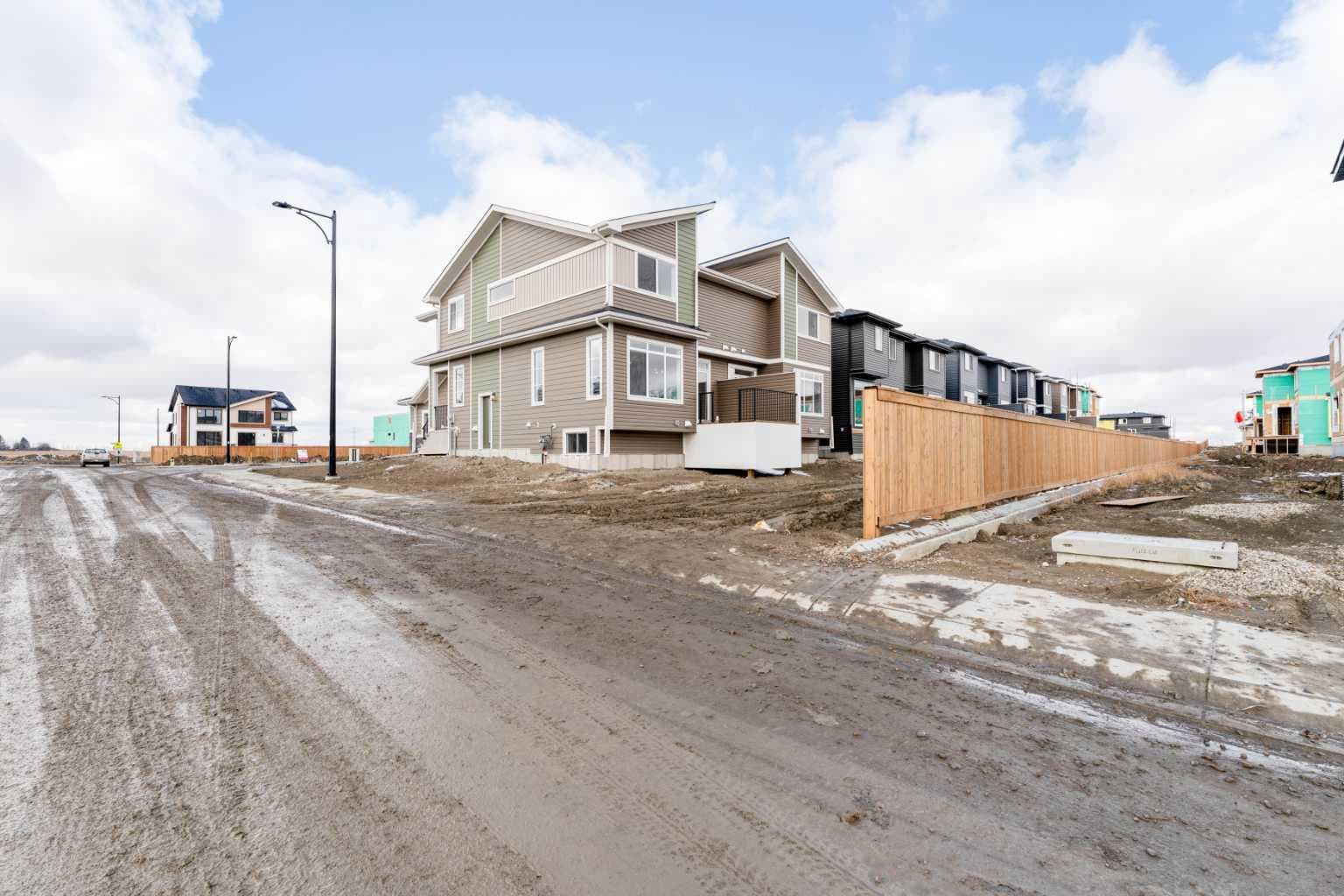 99 Waterford Mews 