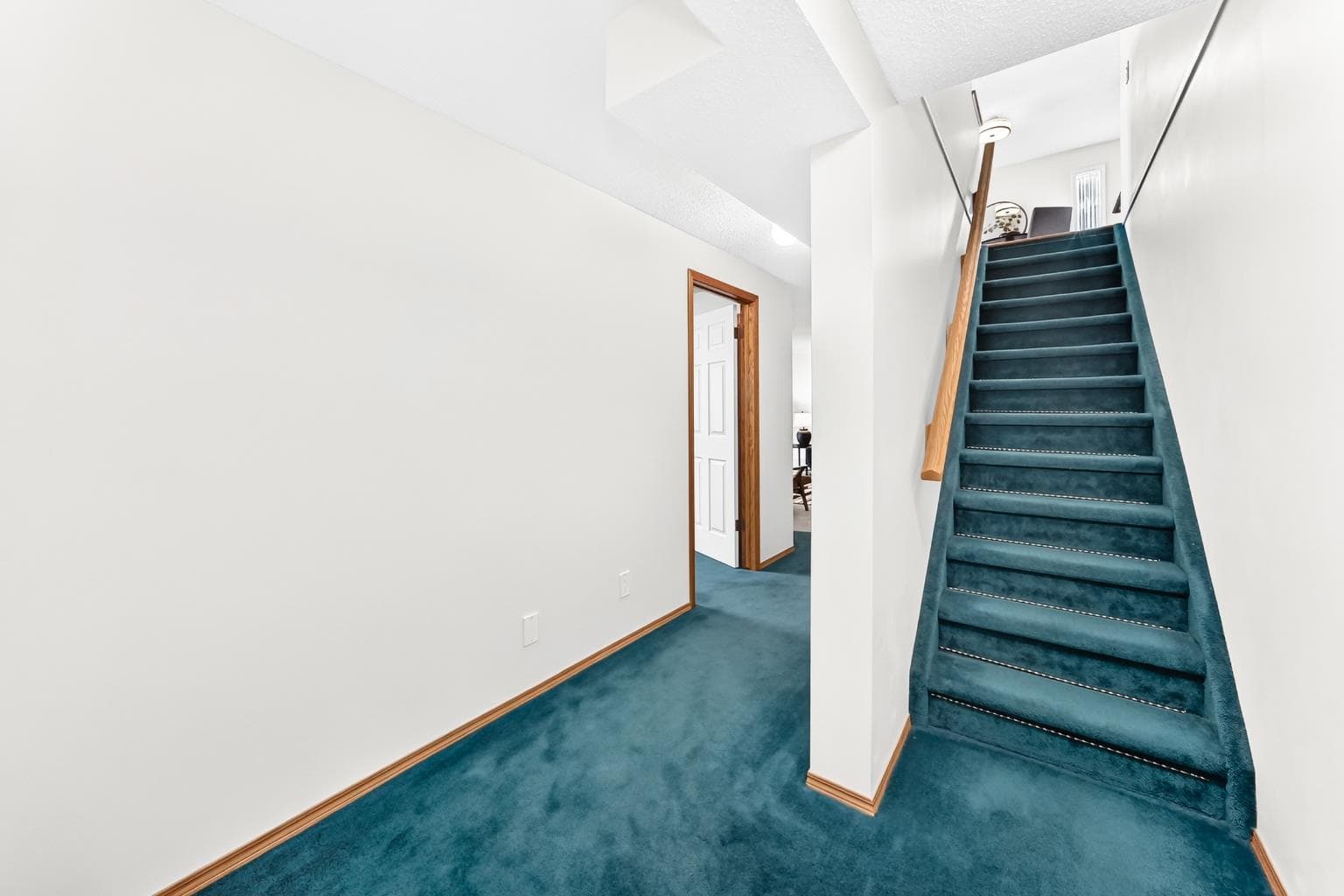 157 Hawkstone Manor NW