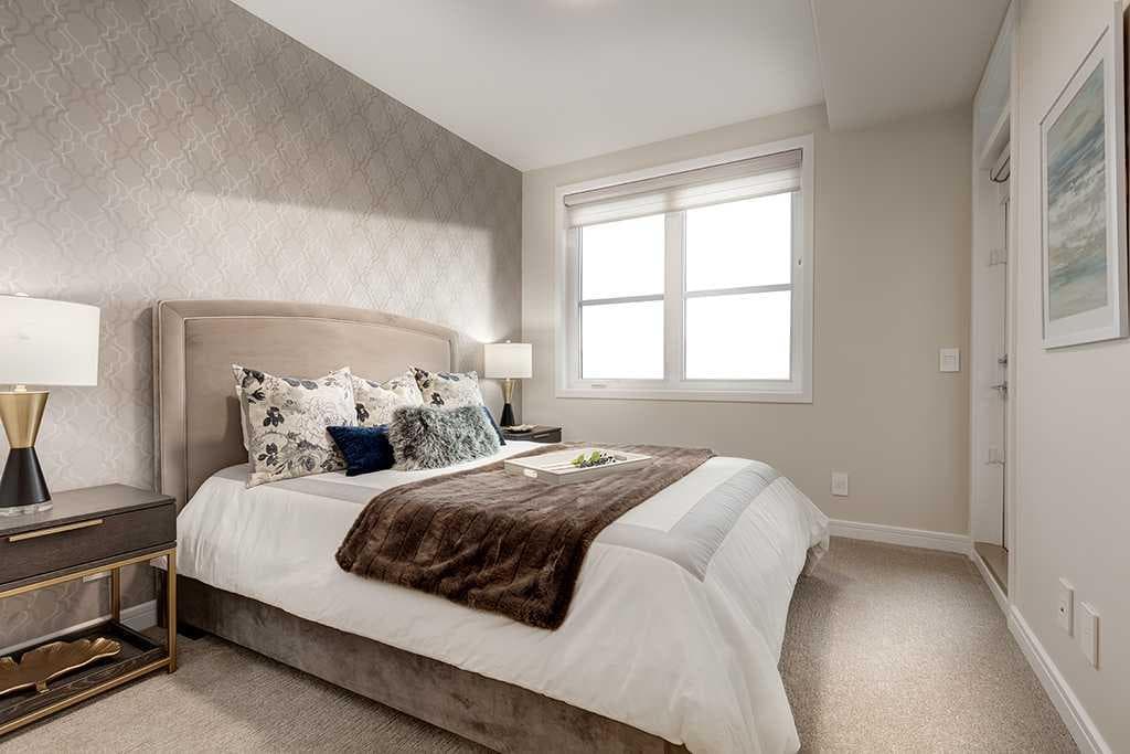 1301, 110 Greenbriar Place NW