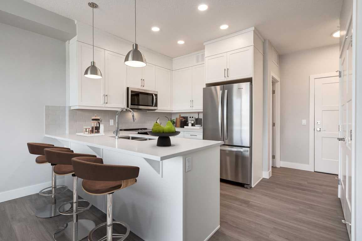 1102, 110 Greenbriar Place NW